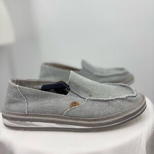 Lamo Skipper Casual Gray Canvas Slip-On Shoes, Size 7